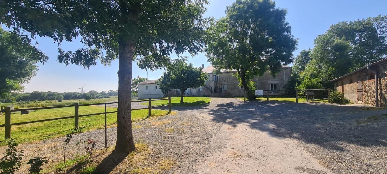 Le Logis Des Chons A La Campagne A Saint Hilaire Du Bois - Lys Haut Layon Le Plessis  Exterior foto