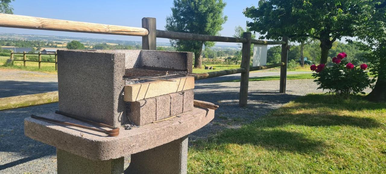 Le Logis Des Chons A La Campagne A Saint Hilaire Du Bois - Lys Haut Layon Le Plessis  Exterior foto